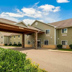 Crandon Inn&Suites